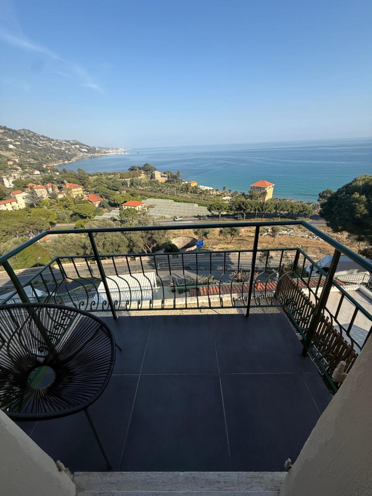 Agriturismo Un Mare Di Fiori Ventimiglia Exterior foto